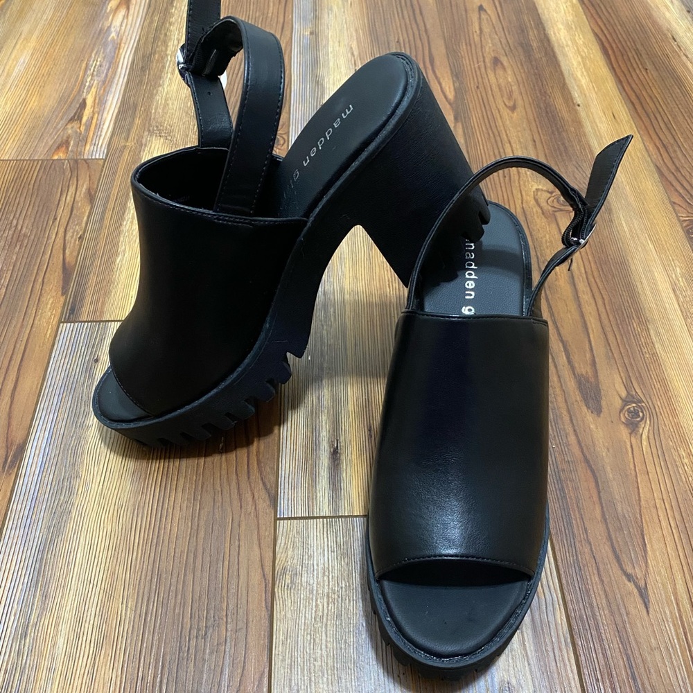 Women’s Size 8.5 “Madden Girl” Peep Toe Sandals SOLD